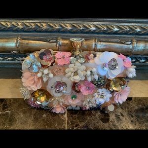 Cutest Floral Clutch Ever🌺🌸🌼